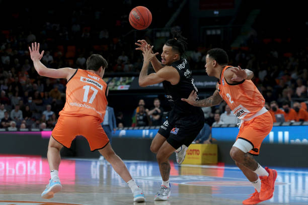 队友亚历山 队友亚历山